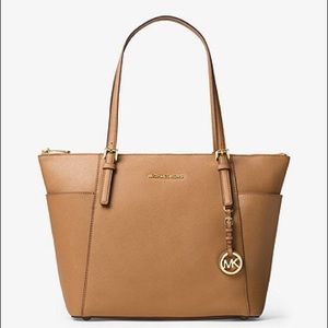 Michael kors jet set tote